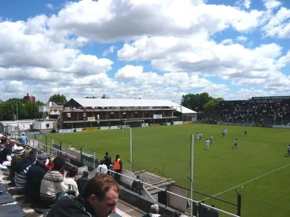 Estadio Ciudad de Caseros stadium